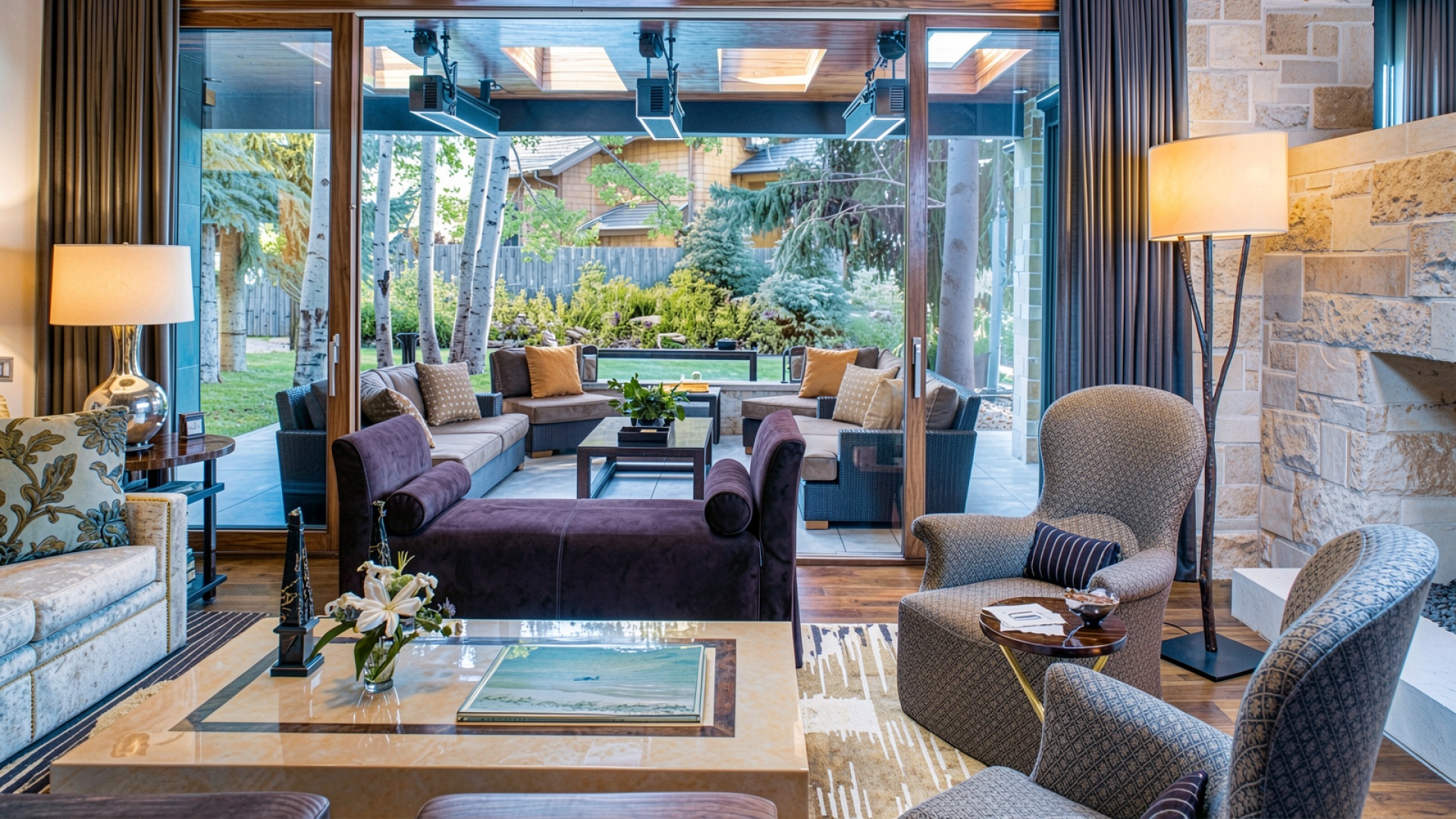 Гостиная современный стиль панорамное окно