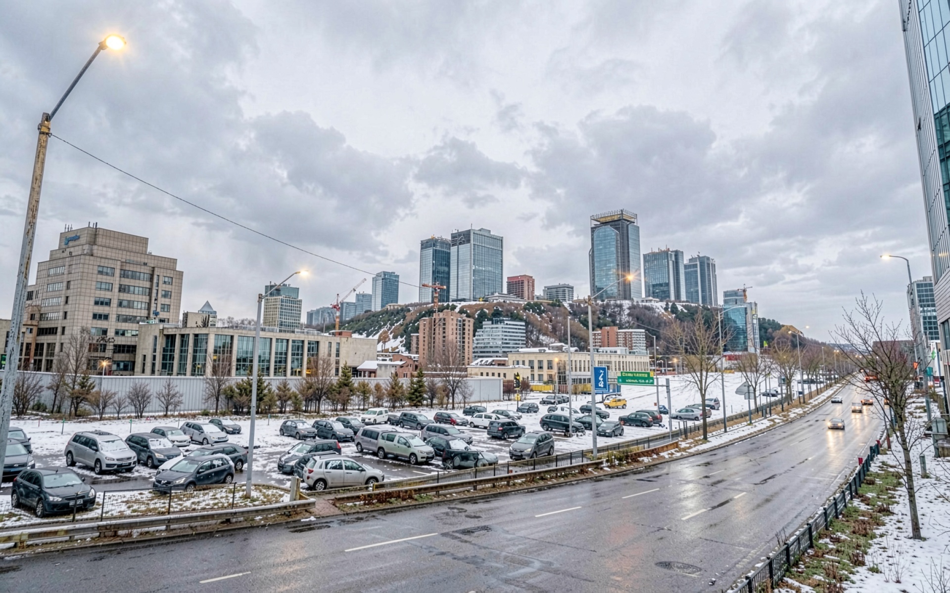 Городской пейзаж зимний серый пасмурный день