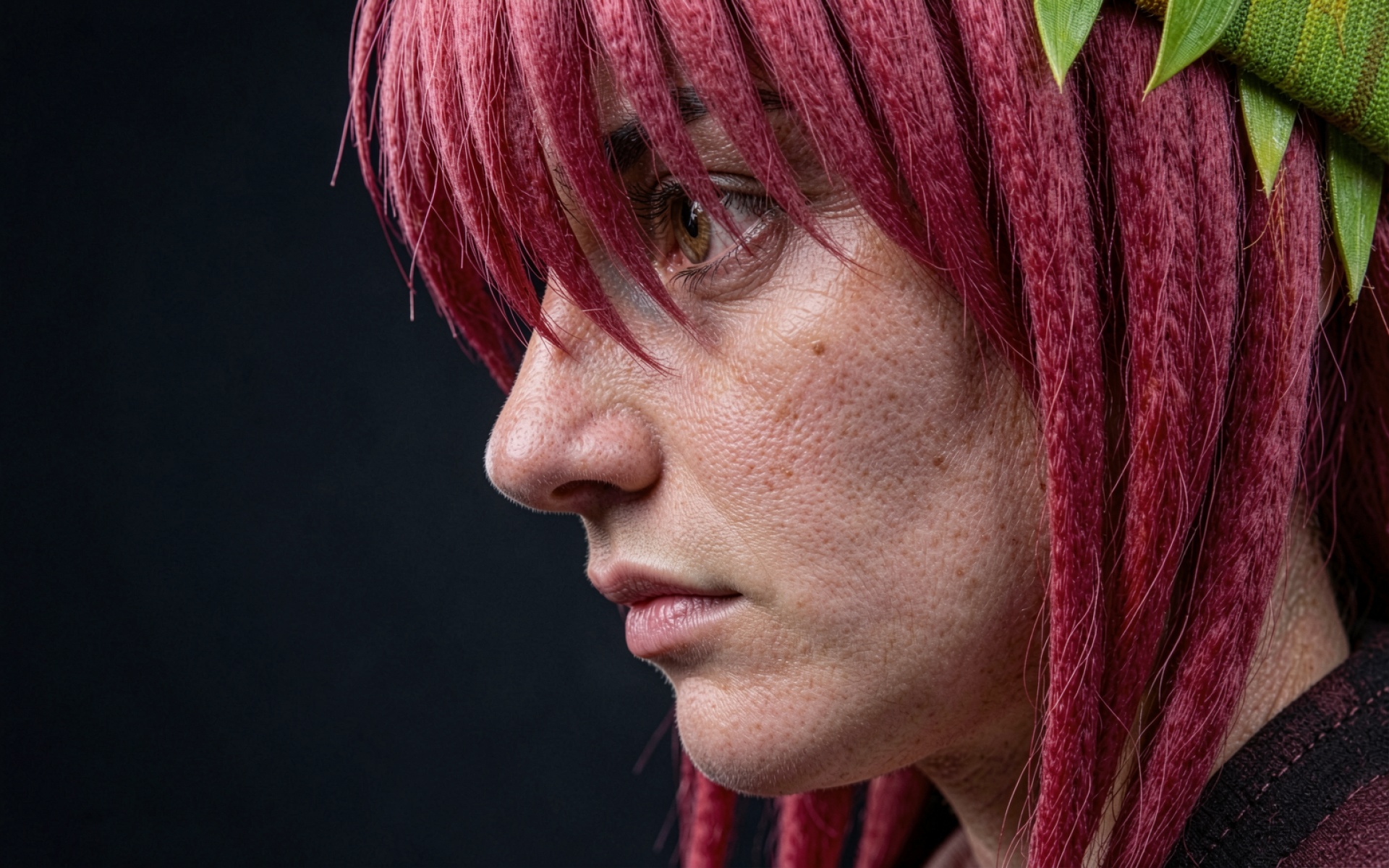 Косплей Сакуры Харуно розовые волосы профиль