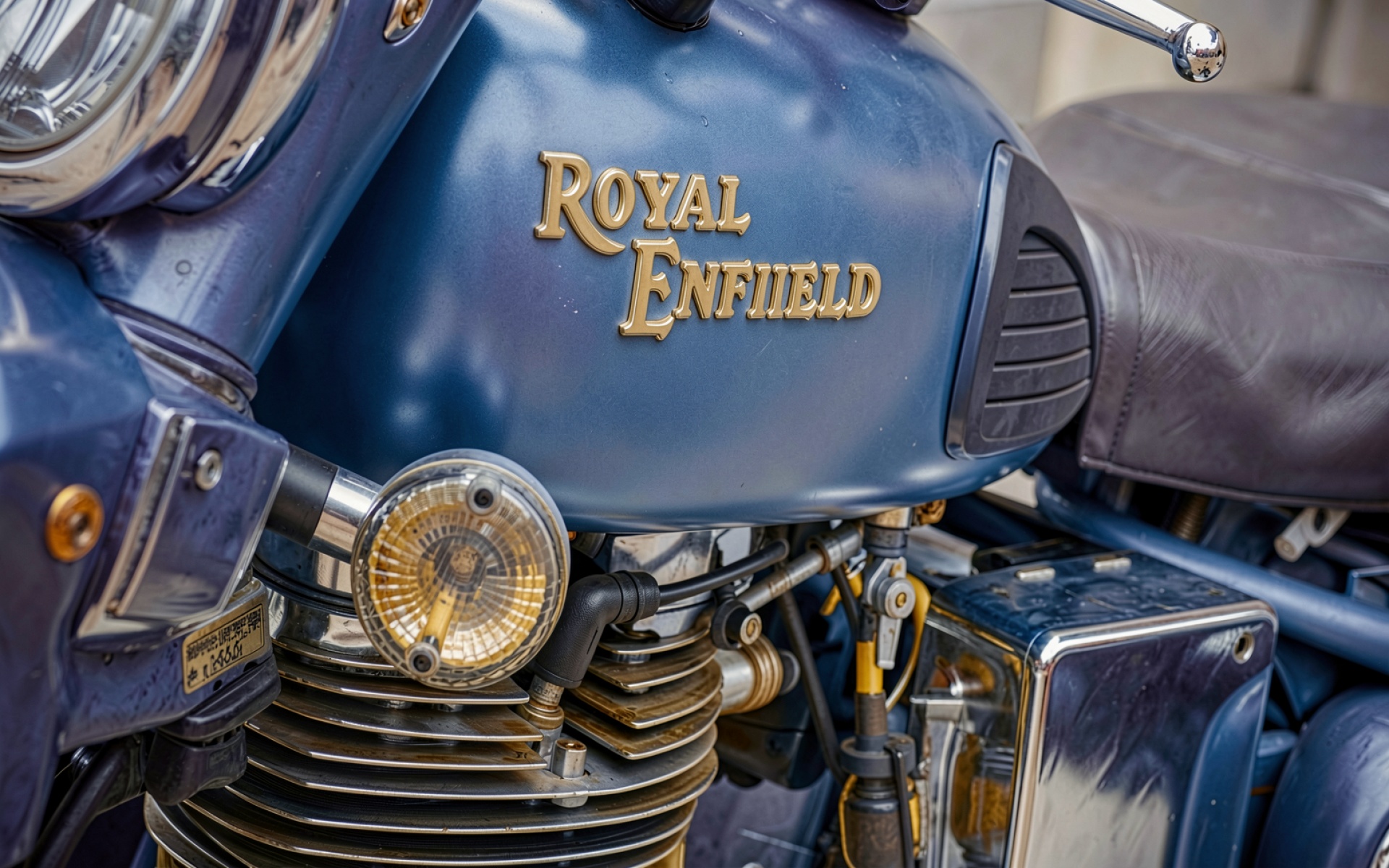 Мотоцикл Royal Enfield синий матовый стиль