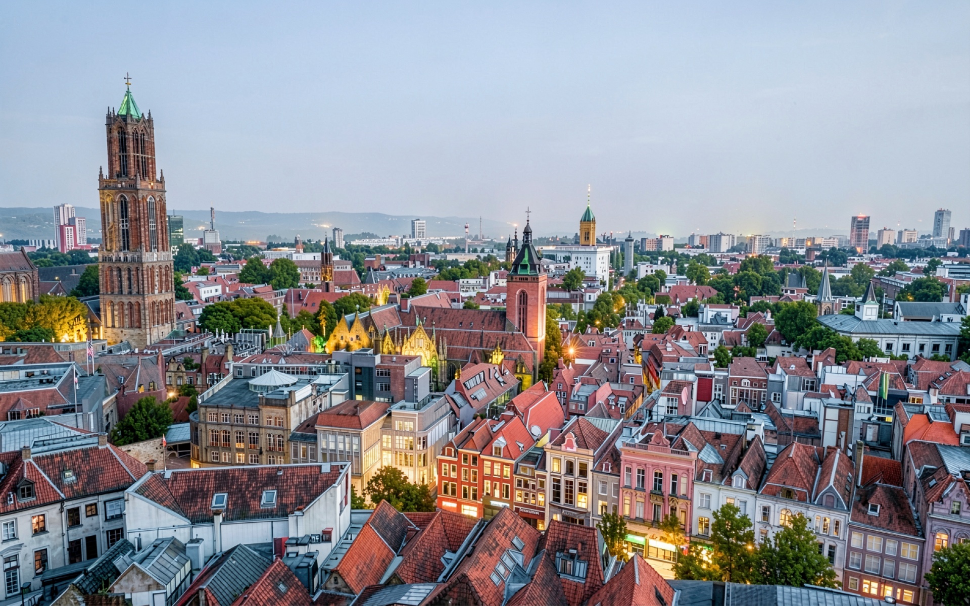 Панорама города Мюнстер с красными крышами